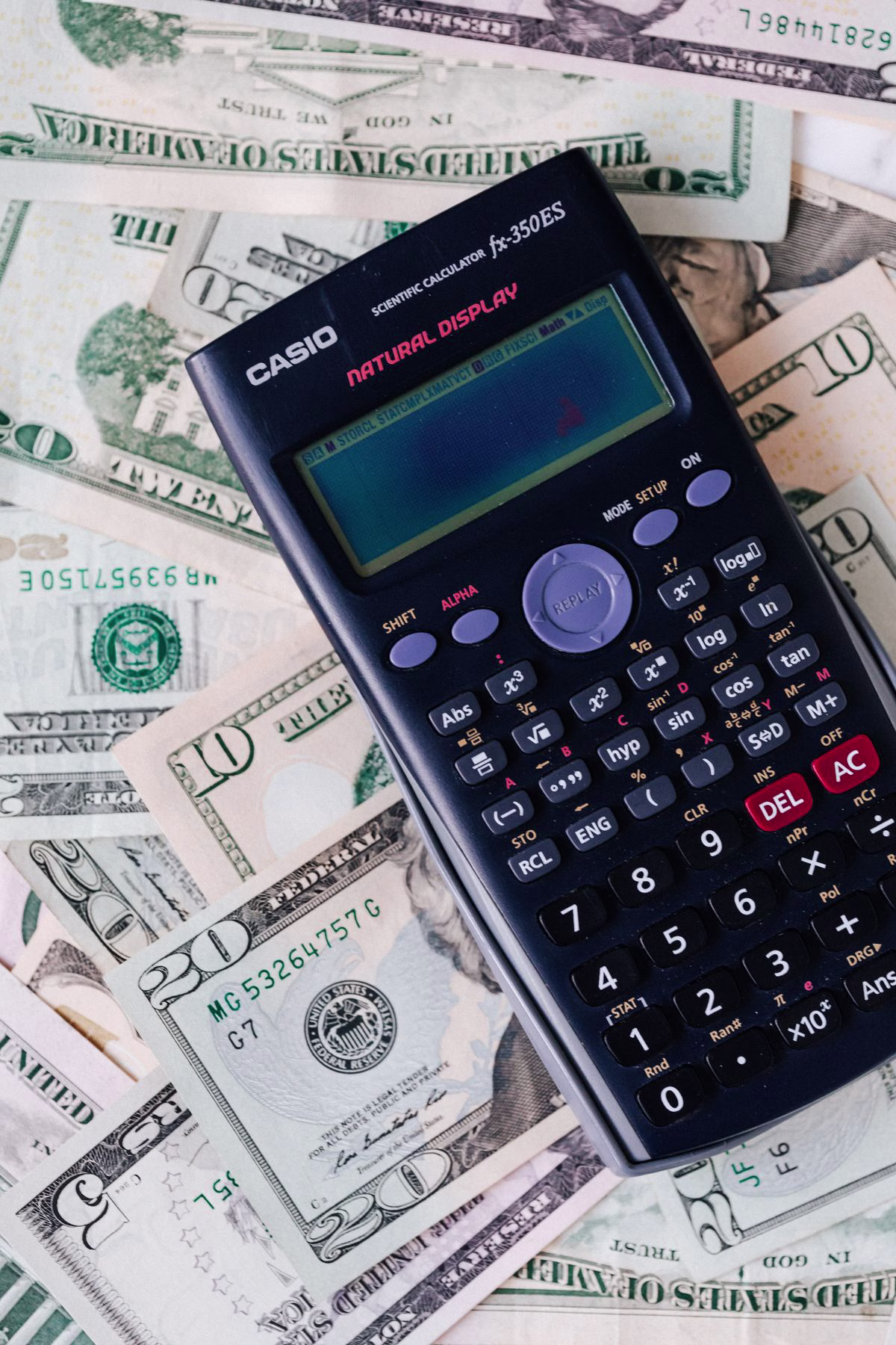 Calculadora con dinero, precios transparentes
